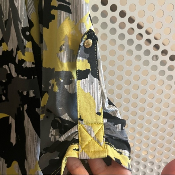 BCBGMaxAzria Button Down Abstract Vee Neck Top Size Small Yellow/Black - Picture 6 of 9